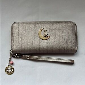 Foxer Chic Gold Women's Wallet with Moon Charm EUC